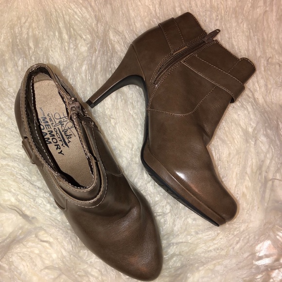 Life Stride Shoes - LifeStride memory foam ankle boots